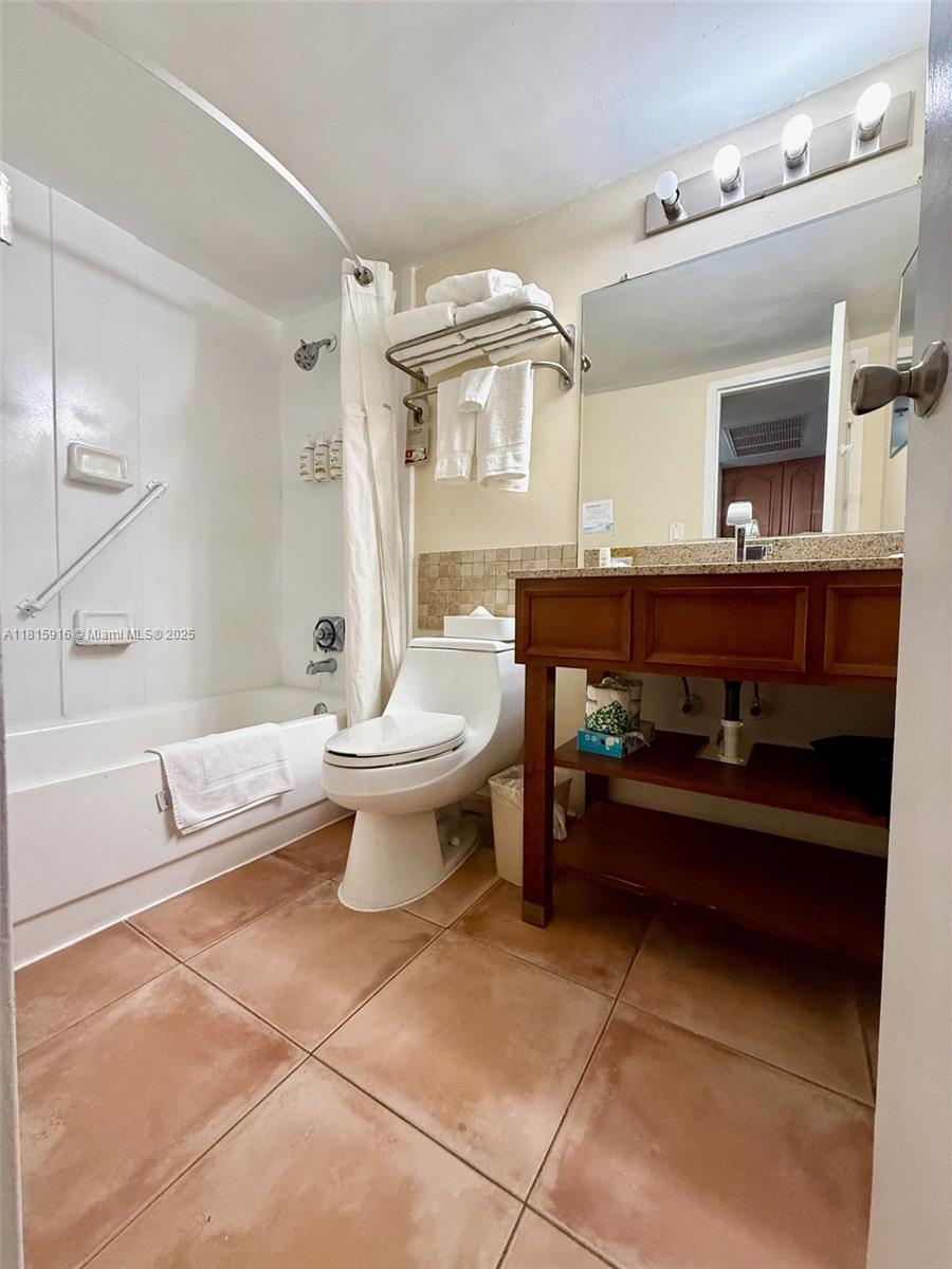 THE AVENTURA BEACH CLUB - Residential