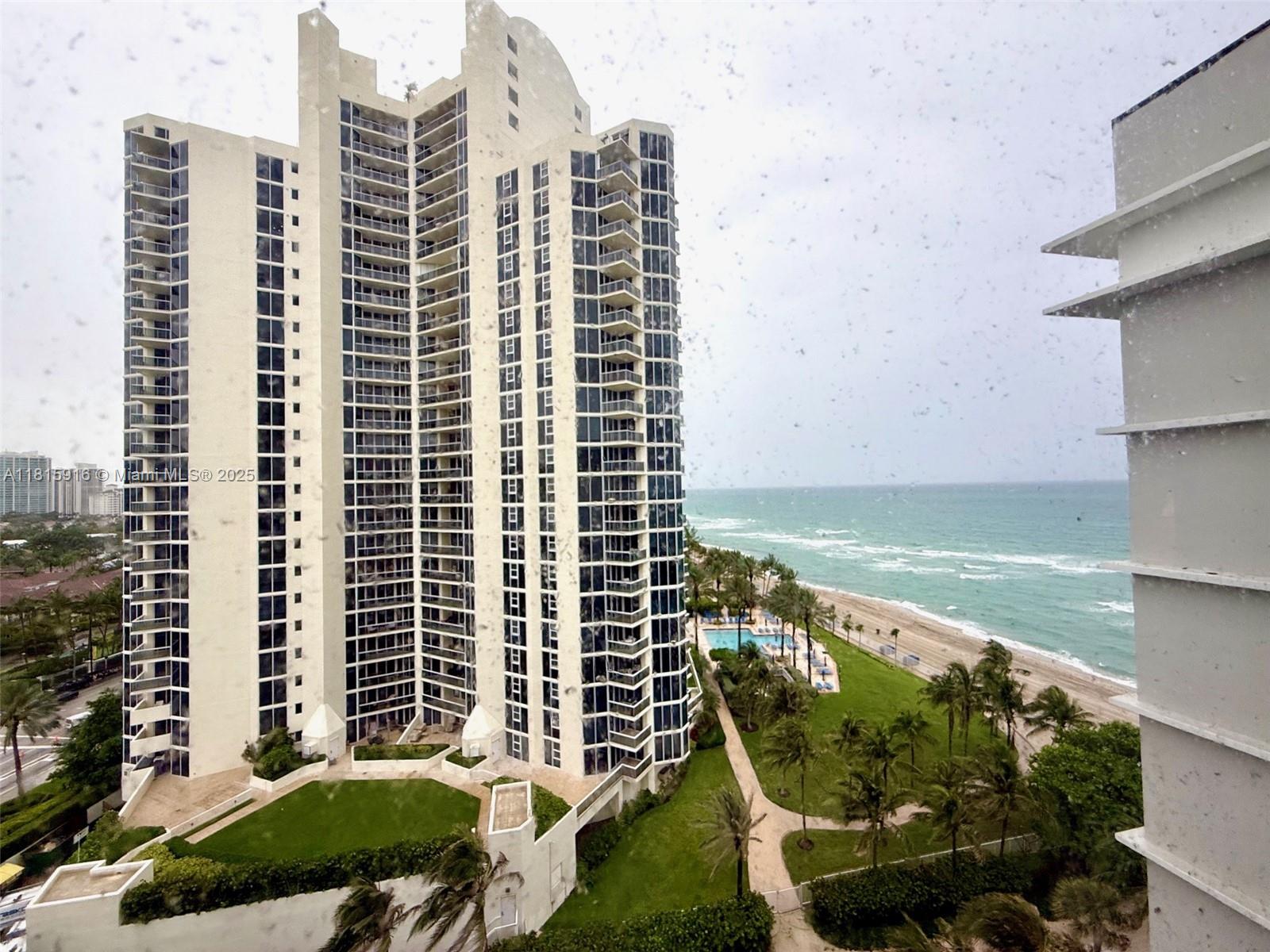 THE AVENTURA BEACH CLUB - Residential