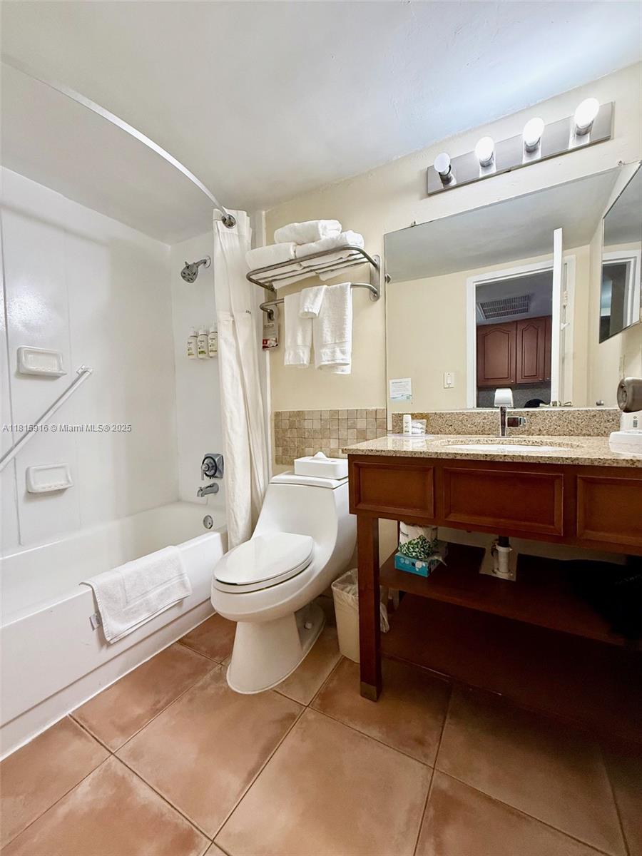 THE AVENTURA BEACH CLUB - Residential