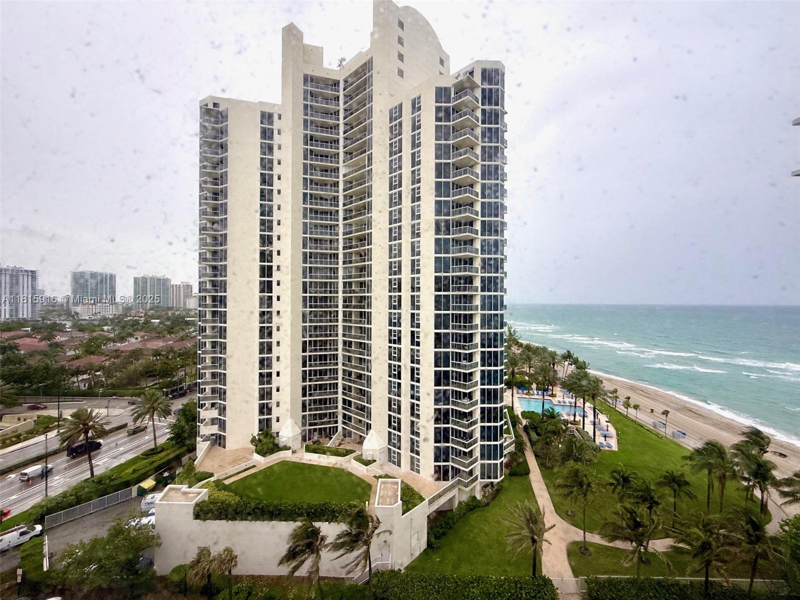 THE AVENTURA BEACH CLUB - Residential