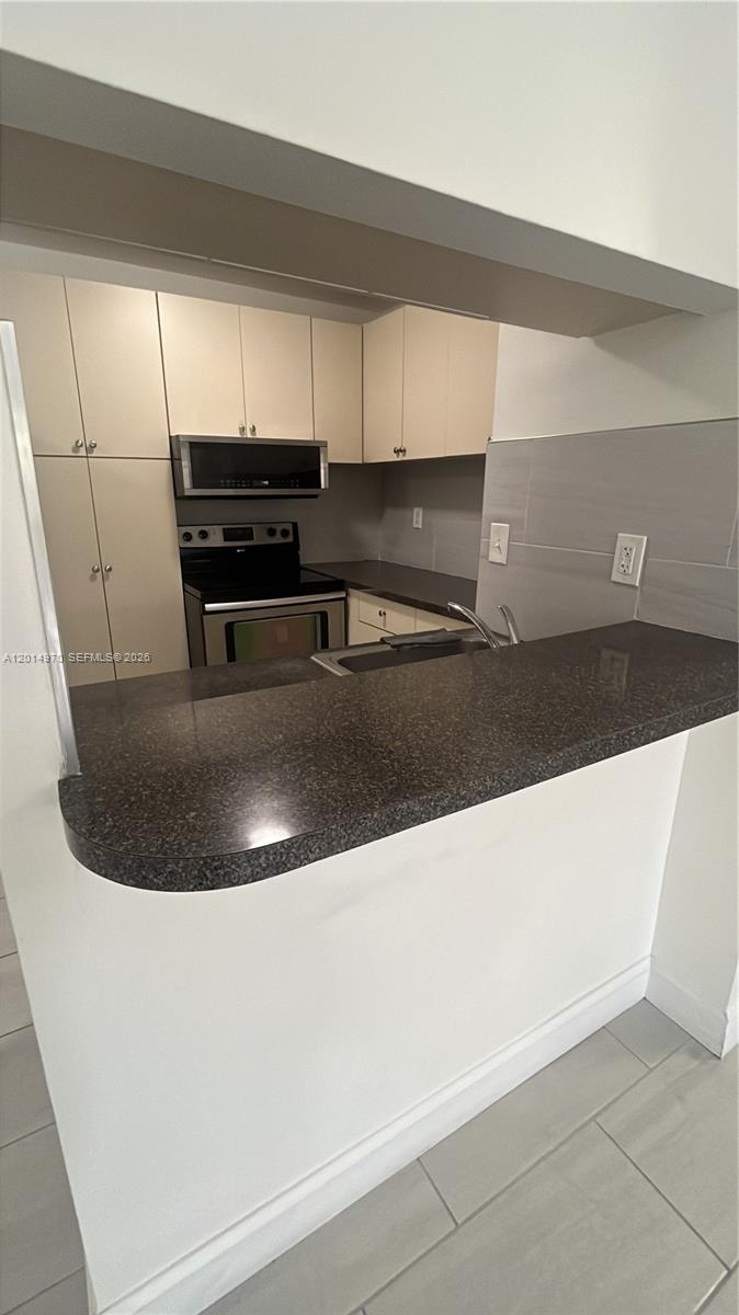 LAKESIDE XI CONDO PH III - Residential Lease