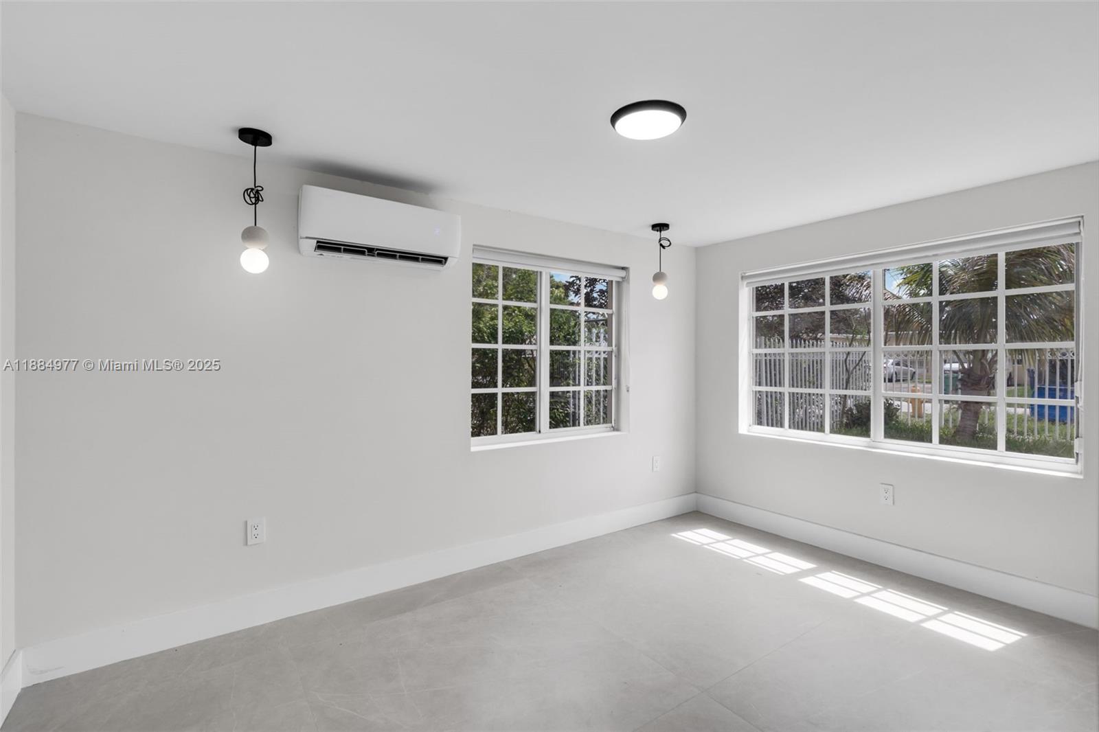 W MIAMI SHORES SEC B - Residential