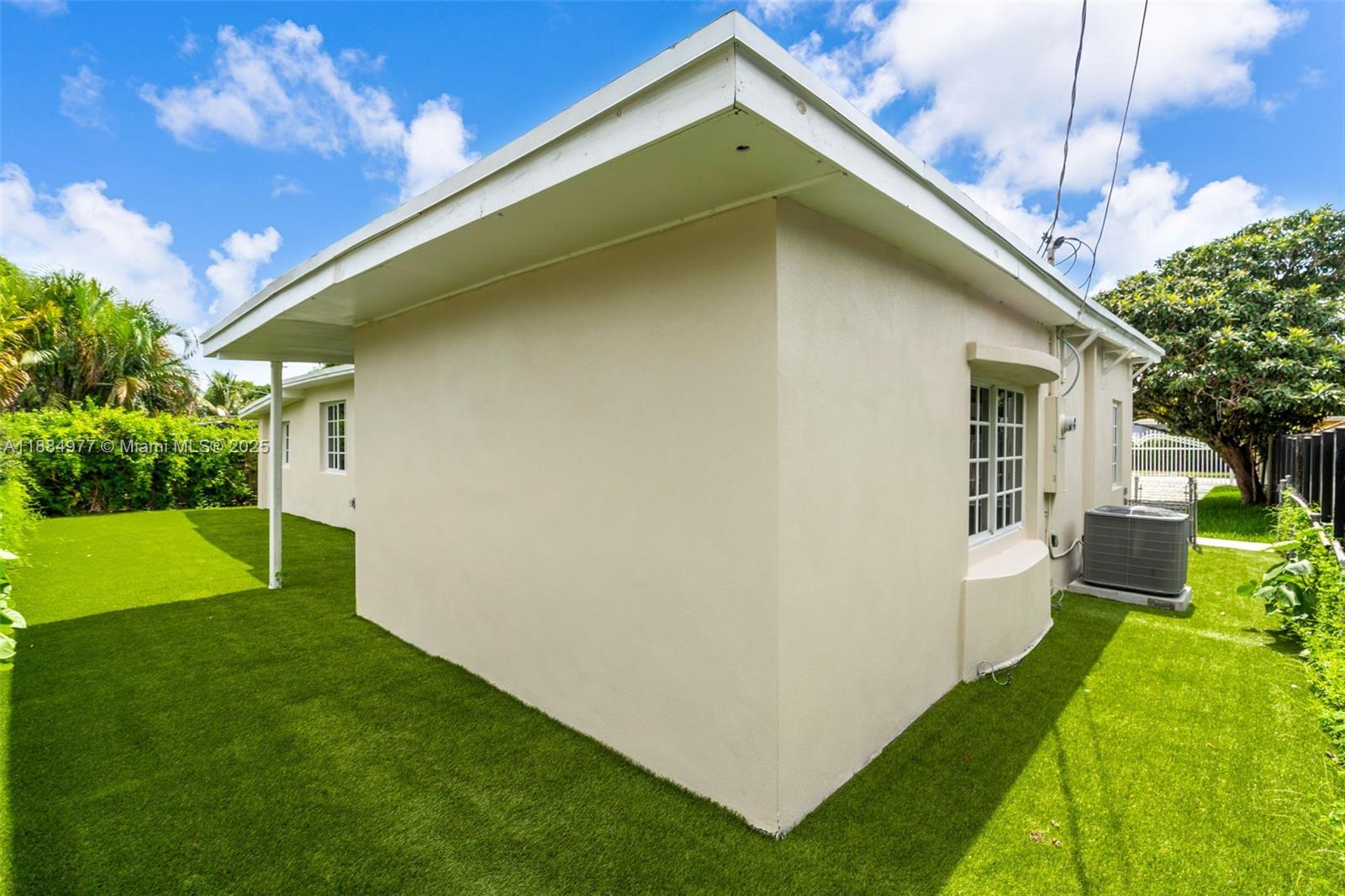 W MIAMI SHORES SEC B - Residential