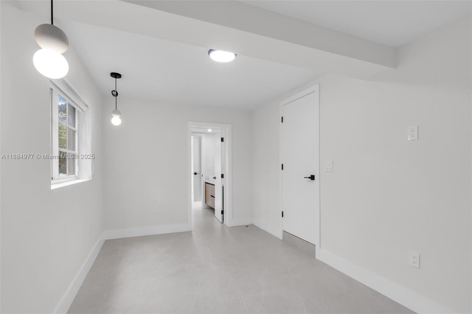 W MIAMI SHORES SEC B - Residential