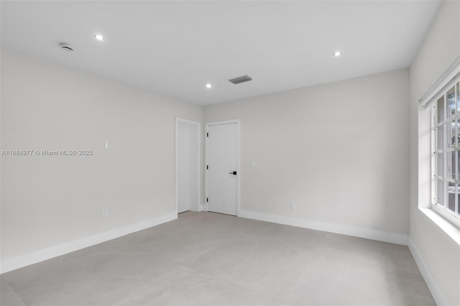 W MIAMI SHORES SEC B - Residential