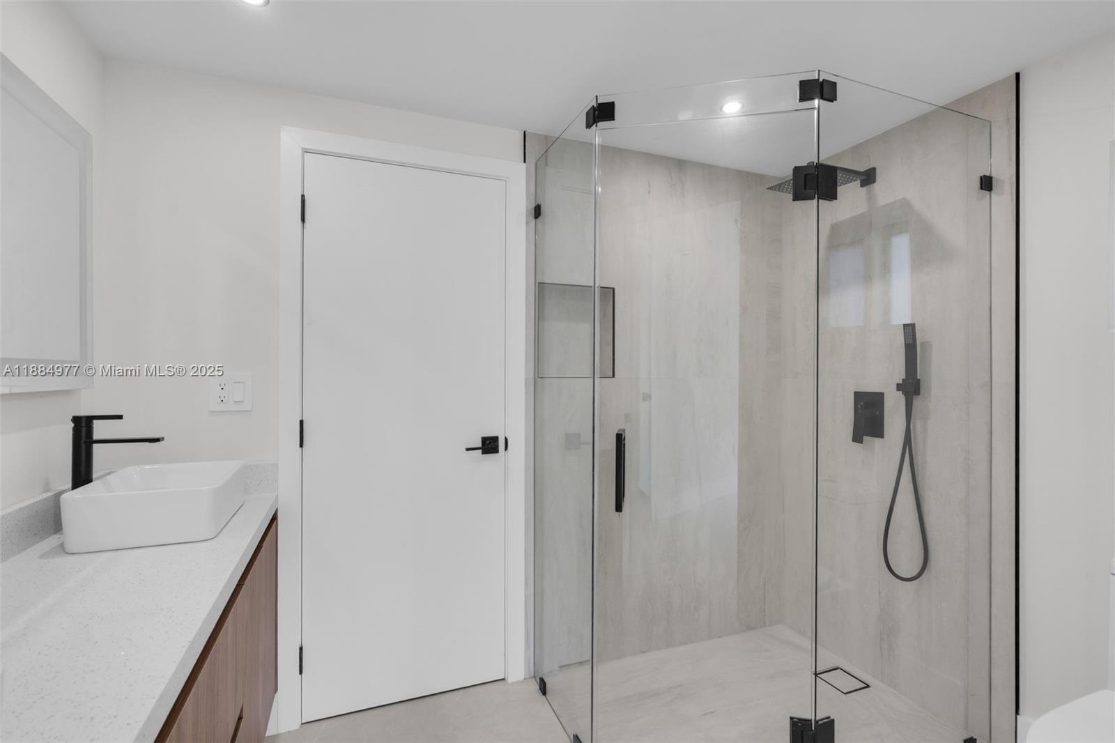 W MIAMI SHORES SEC B - Residential