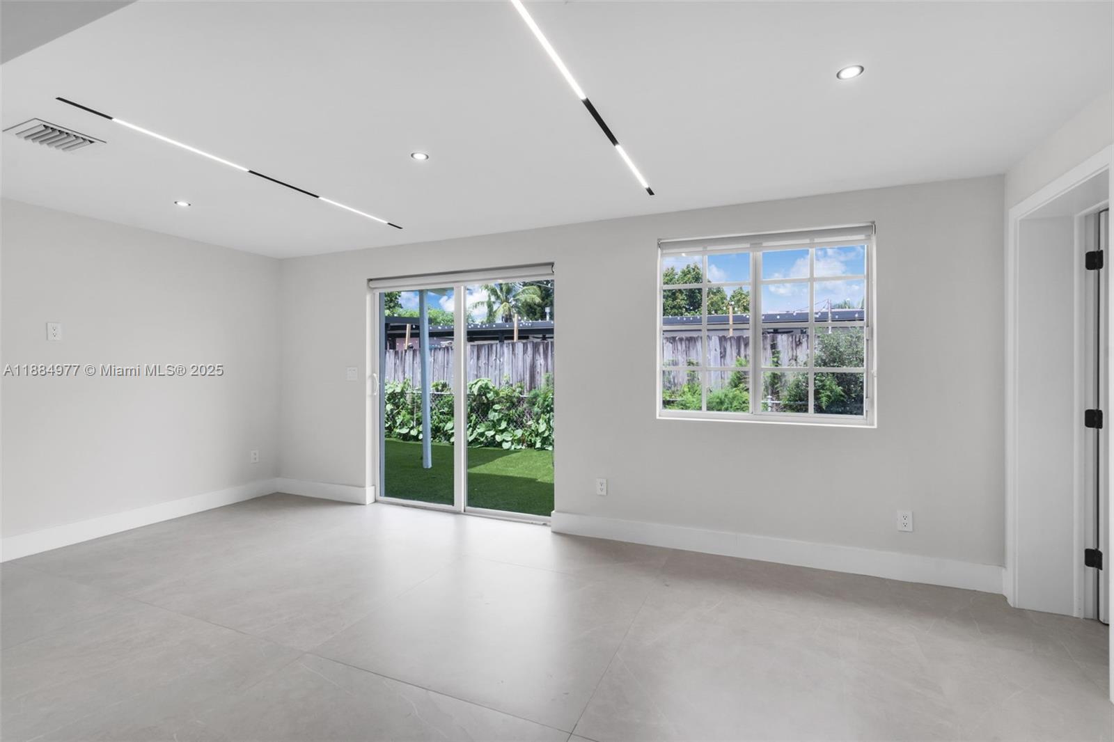 W MIAMI SHORES SEC B - Residential