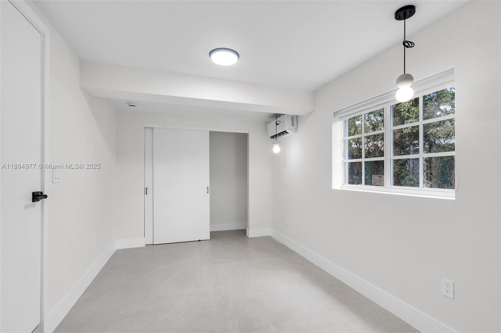 W MIAMI SHORES SEC B - Residential