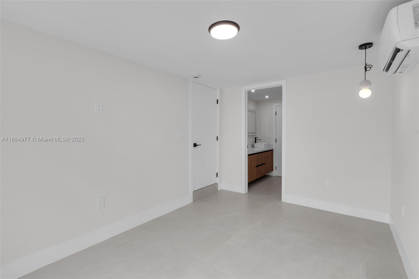 W MIAMI SHORES SEC B - Residential