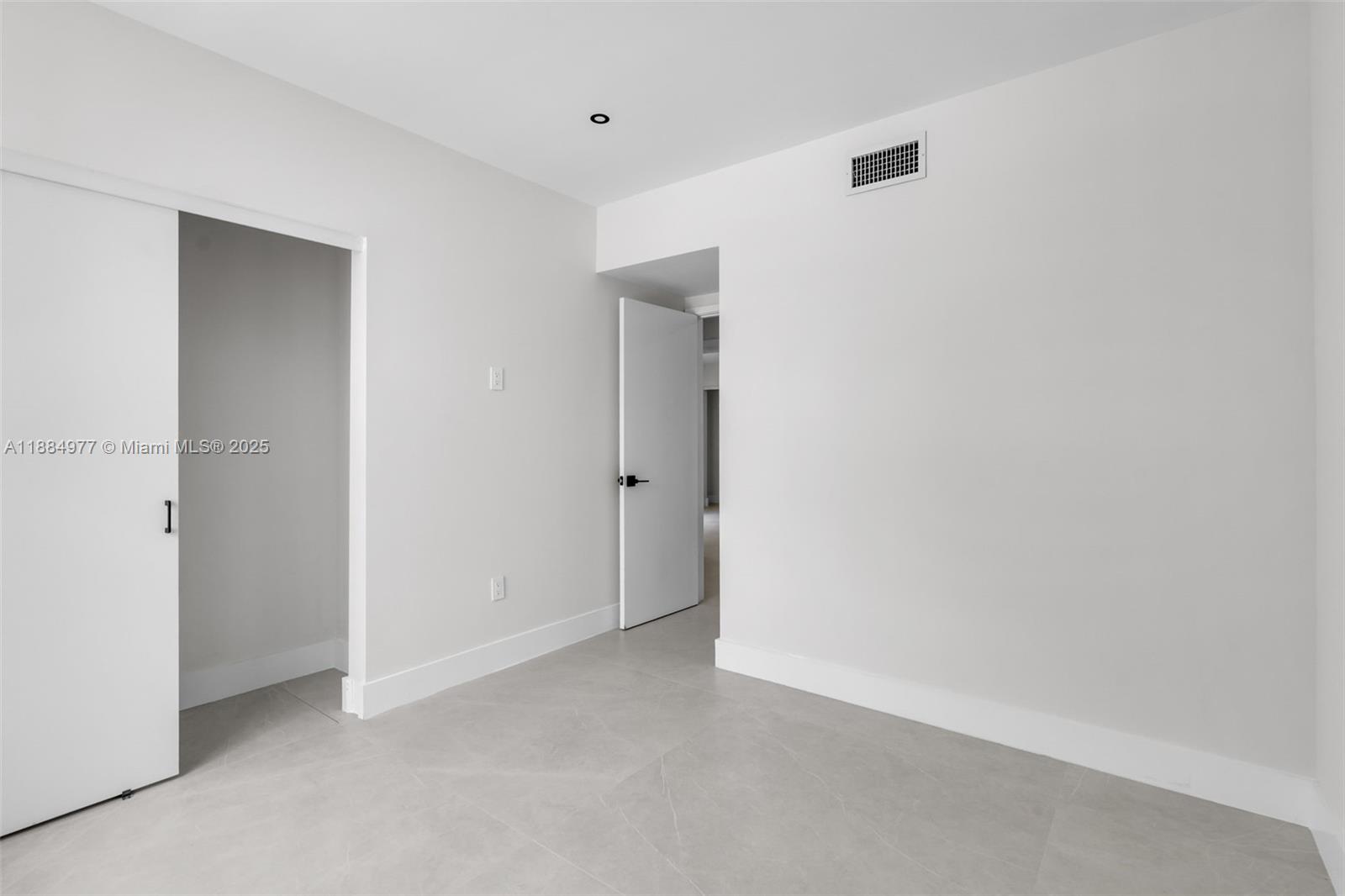 W MIAMI SHORES SEC B - Residential