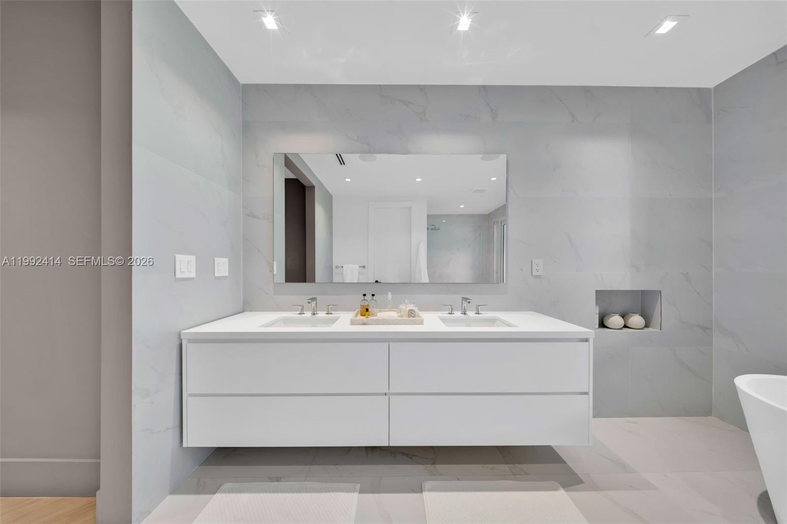 CORAL GABLES COUNTRY CLUB - Residential