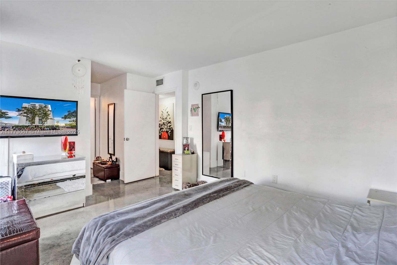 MIRADOR 1035 CONDO - Residential