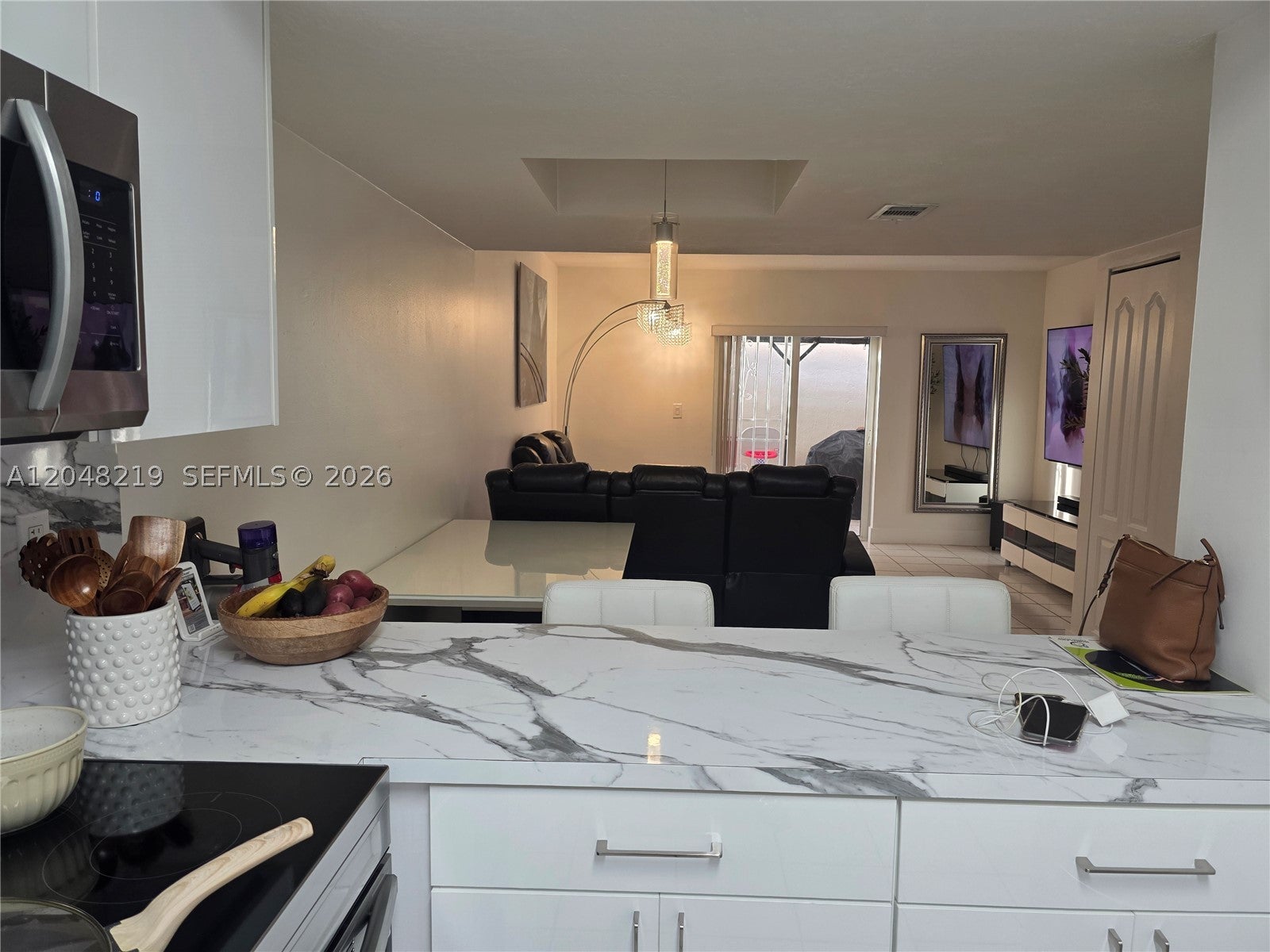 523 W 68th St 5