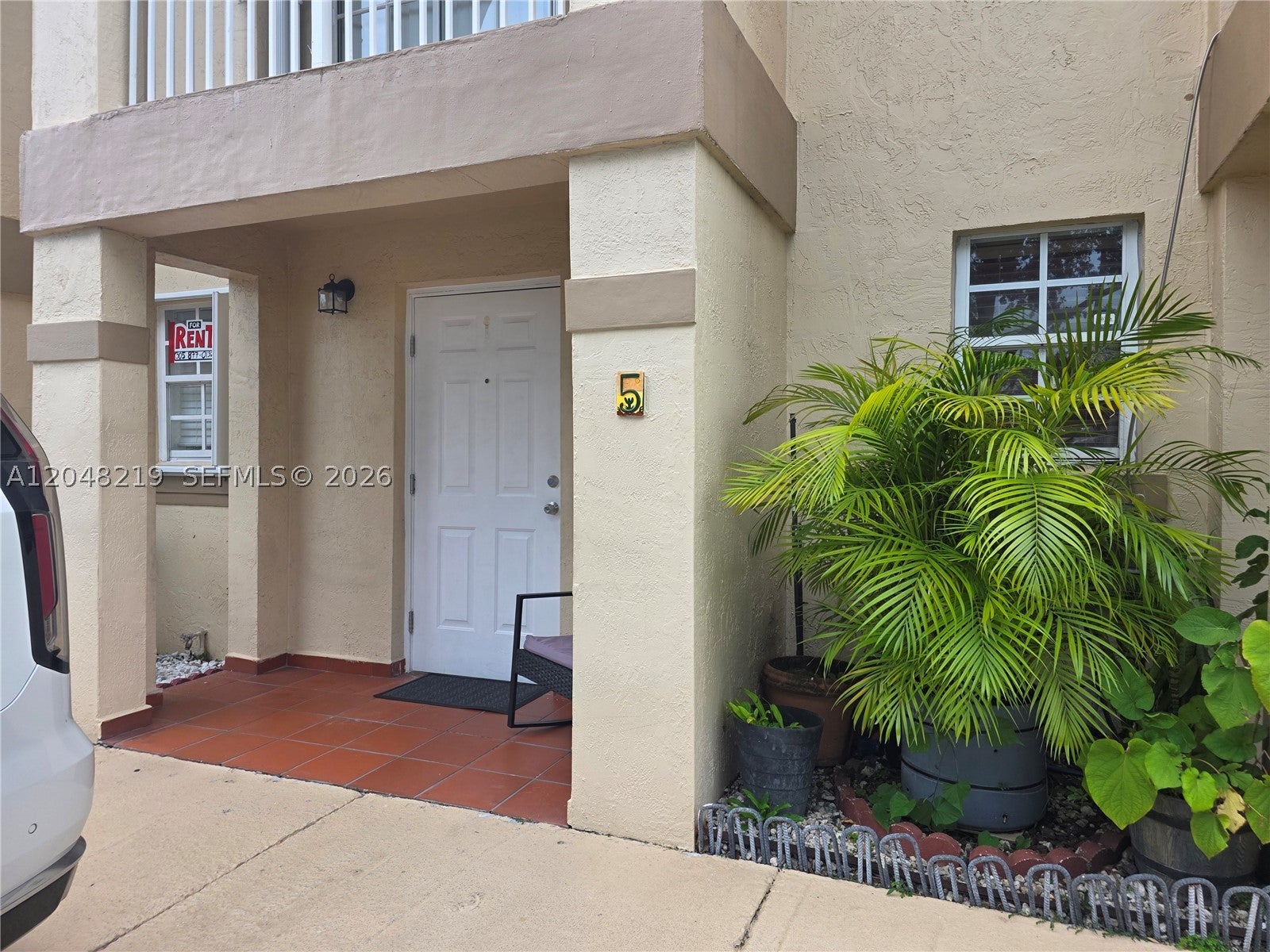 523 W 68th St 5