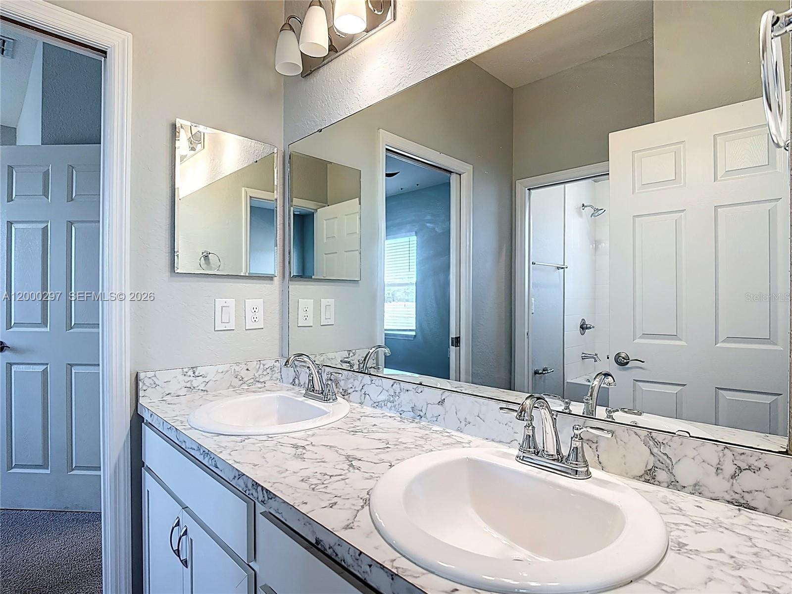 ASTONIA - Residential