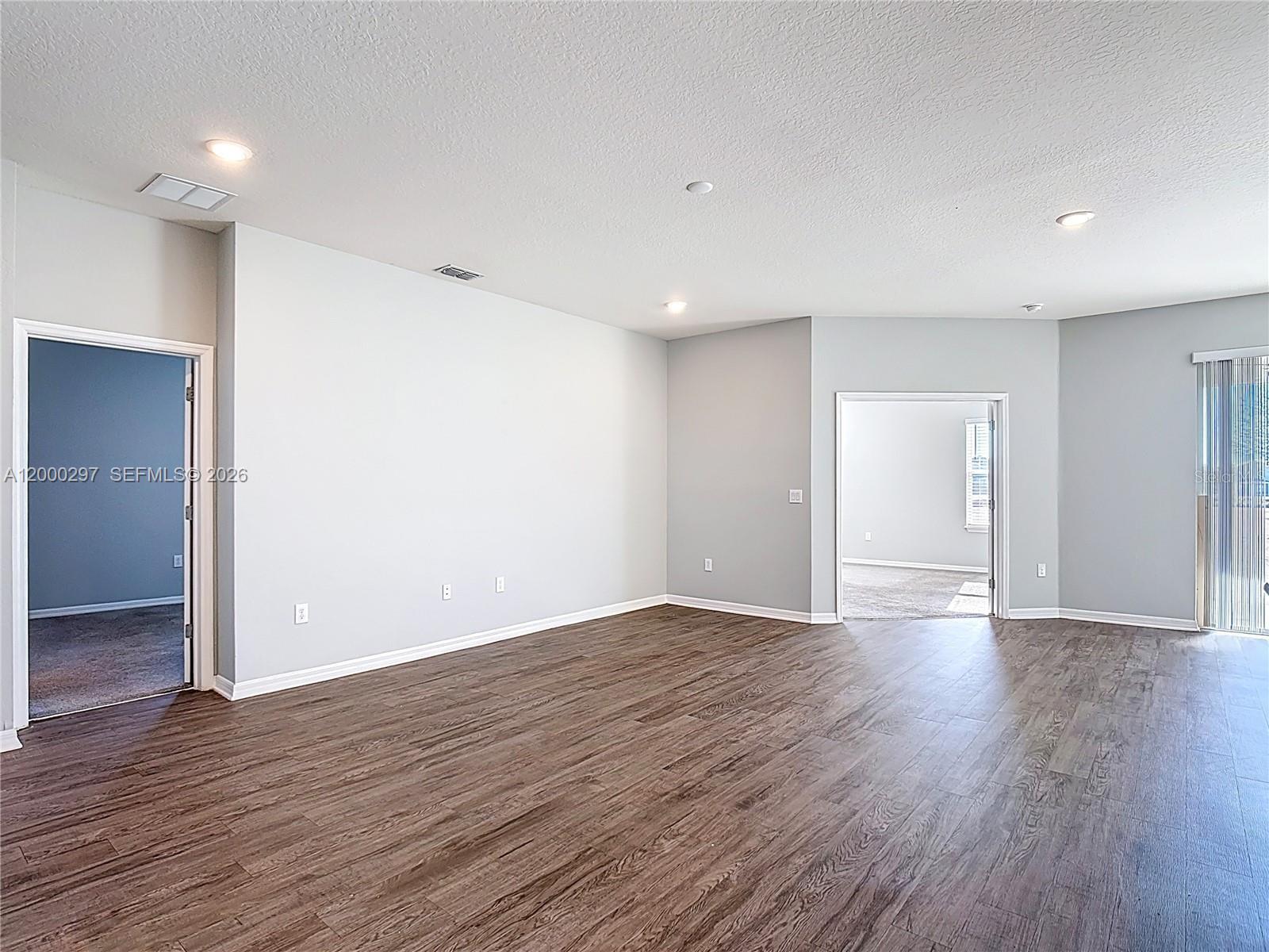 ASTONIA - Residential