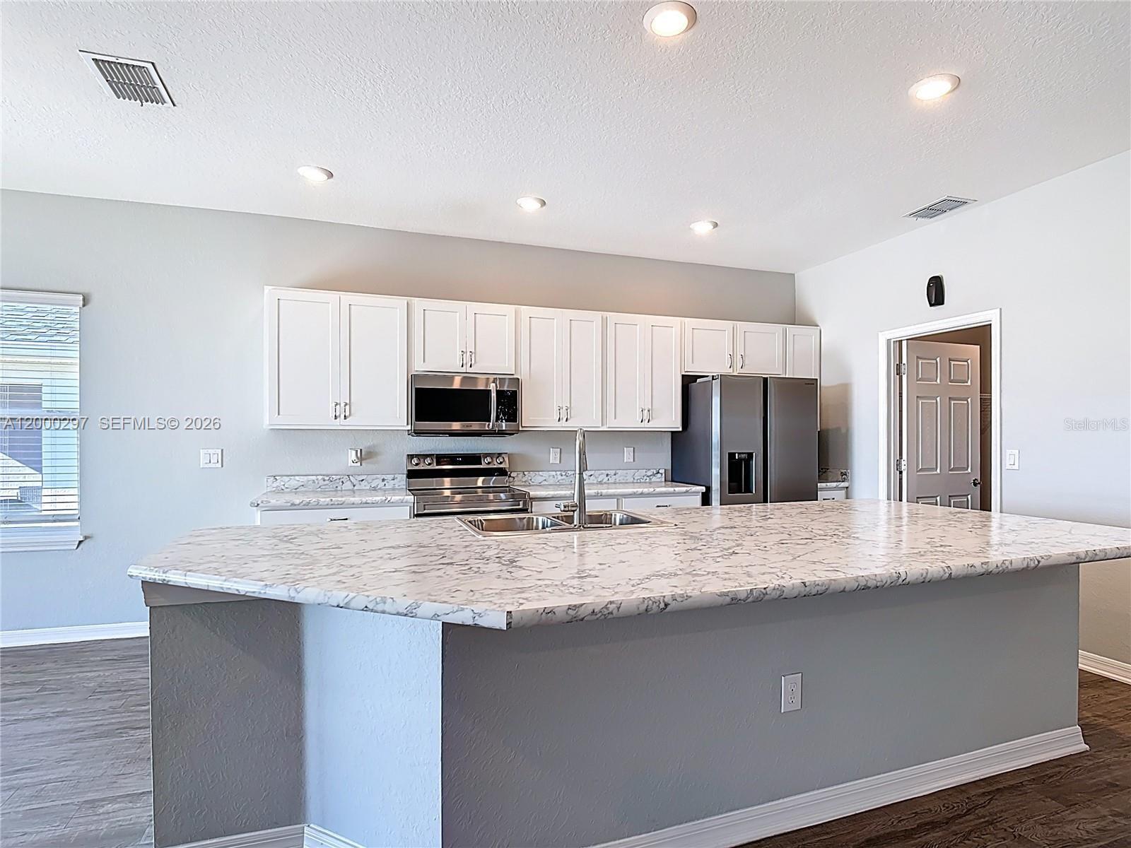 ASTONIA - Residential