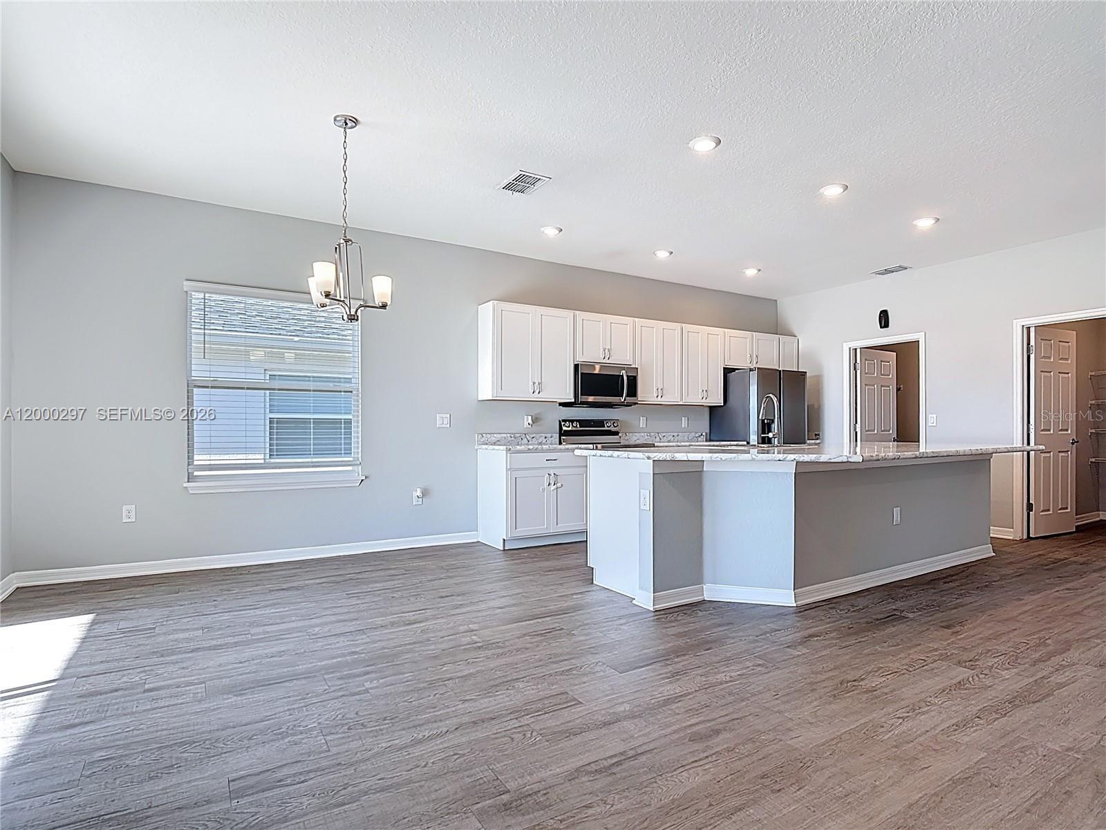 ASTONIA - Residential