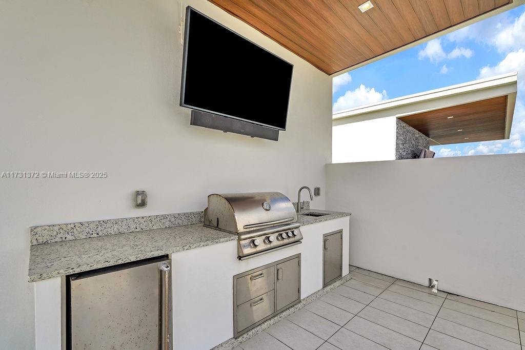 SEASIDE VILLAGE - Residential Lease