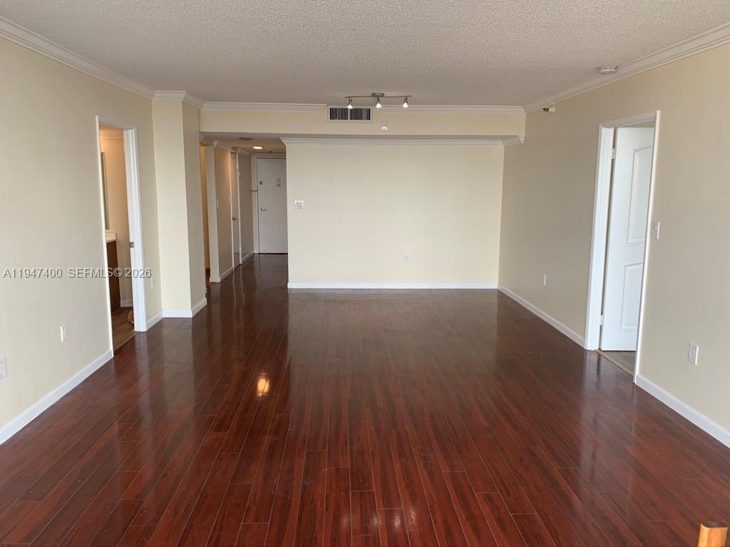 20505 E Country Club Dr 1631