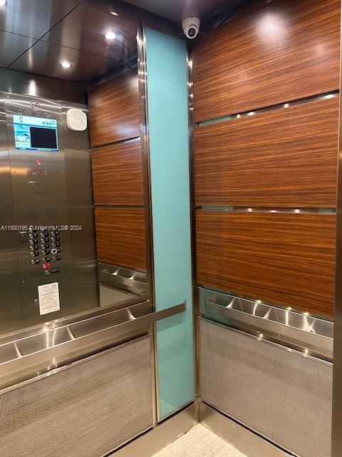 TIDES ON HOLLYWOOD BEACH - Residential