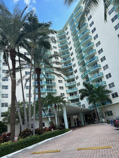 3801 S Ocean Dr 2D
