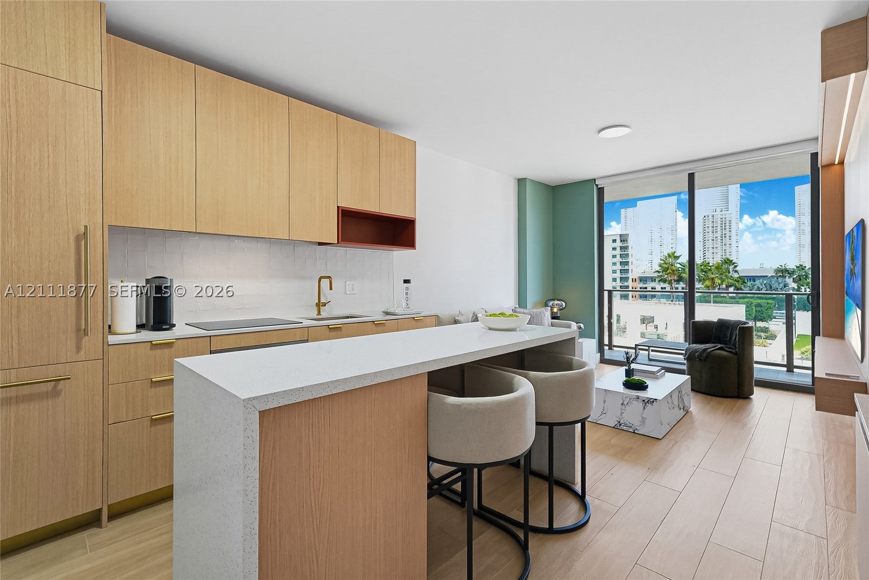 90 NE 32nd St 810