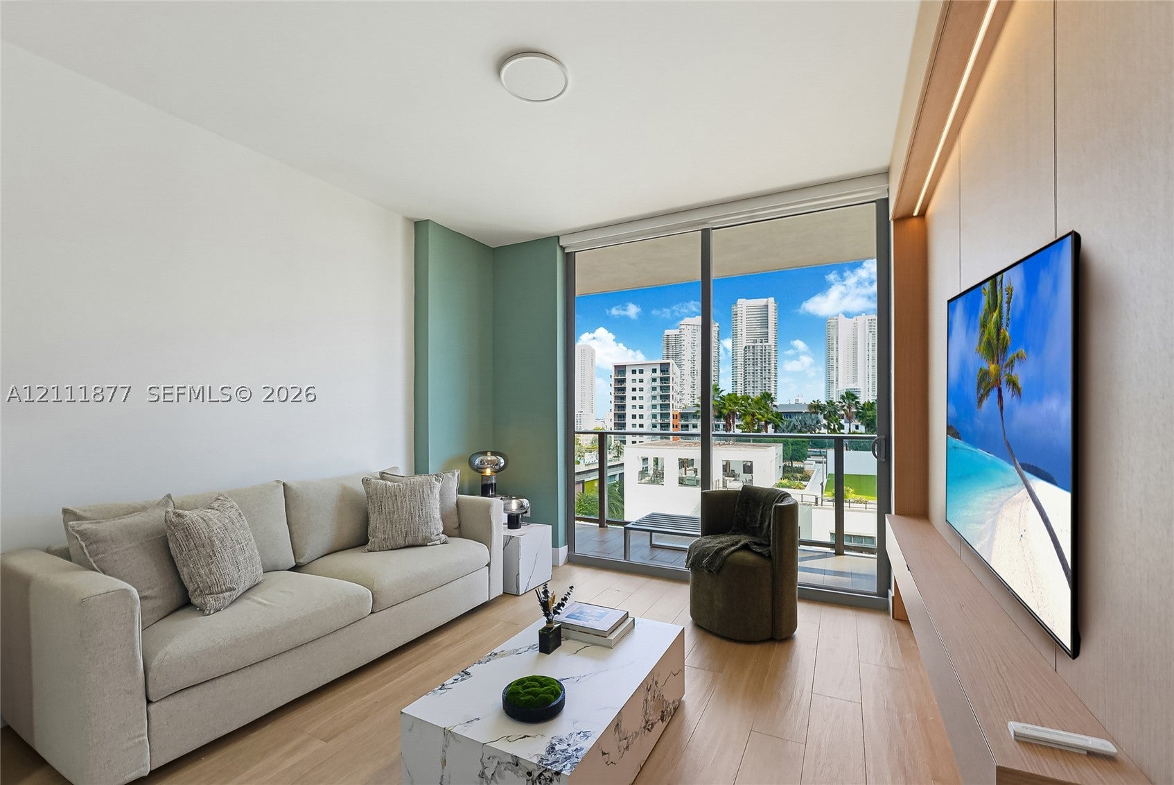 90 NE 32nd St 810