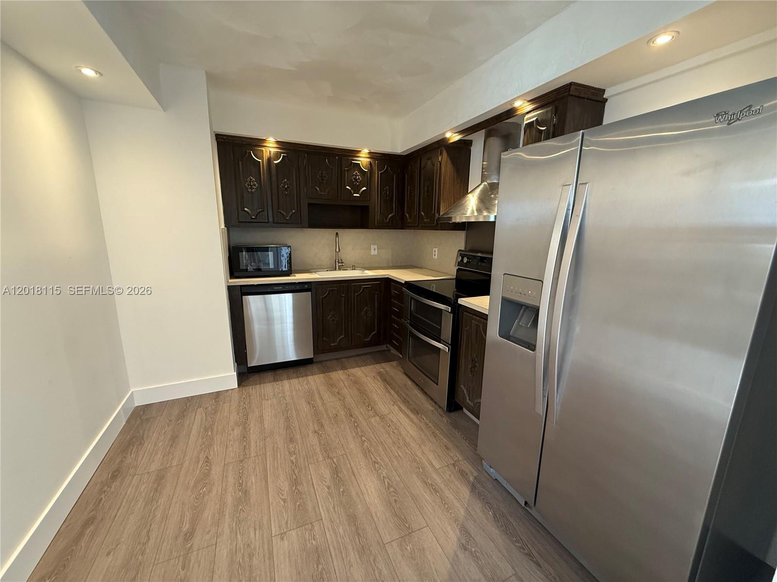ADMIRALS PORT CONDO WEST - Residential