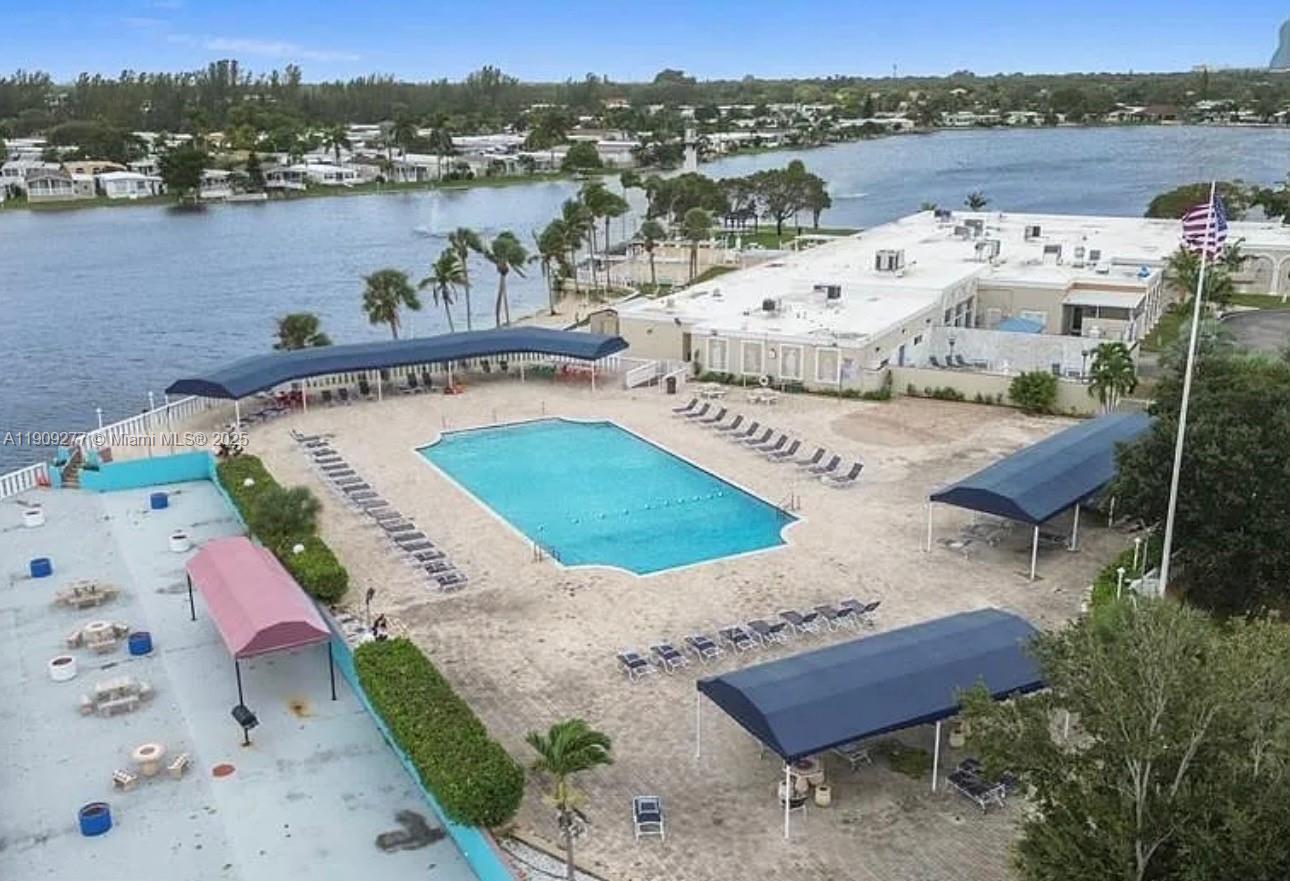 RAVENSWOOD ESTATES & MARI - Residential Lease