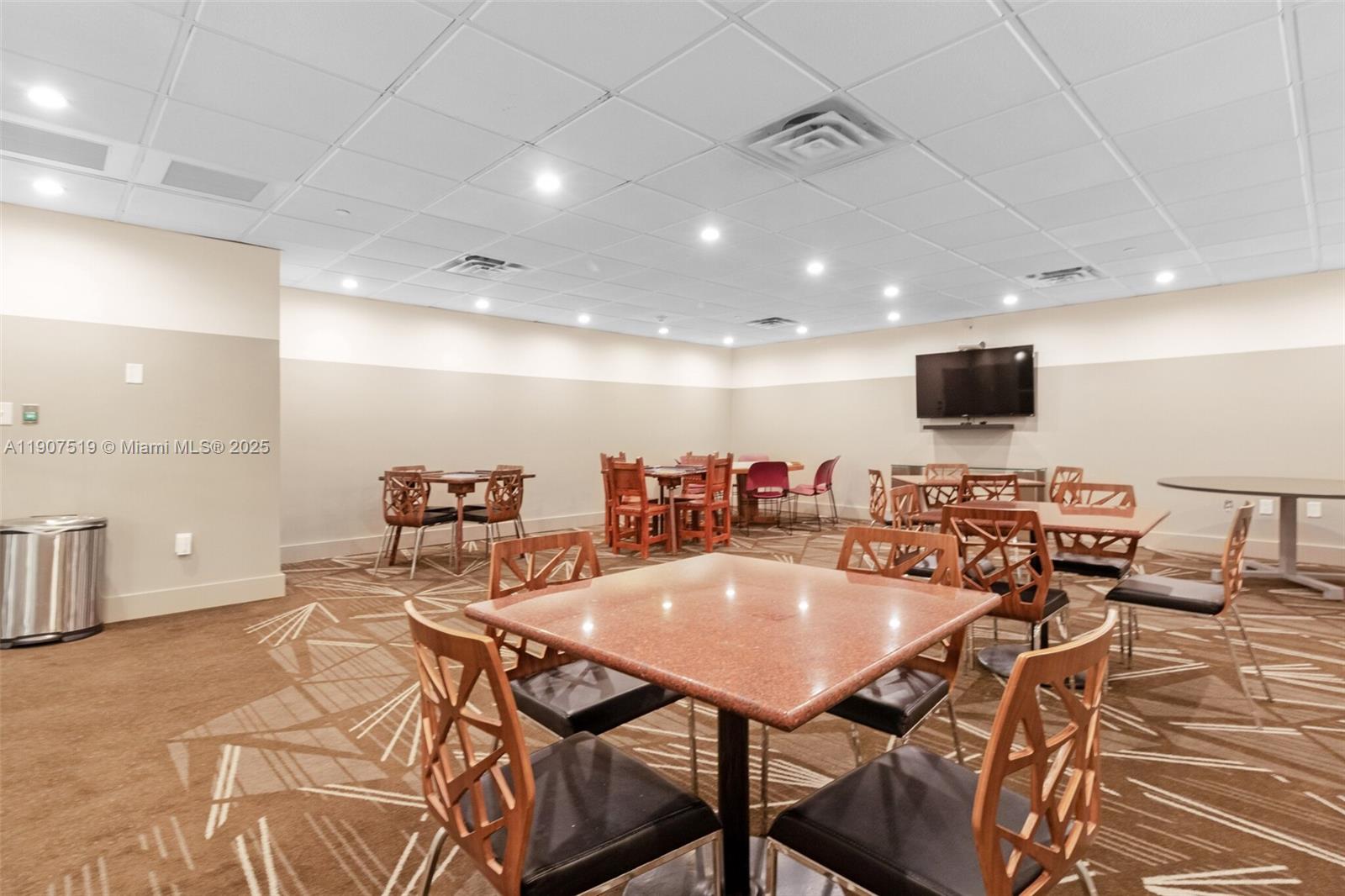 ARLEN BEACH CONDO - Residential Lease