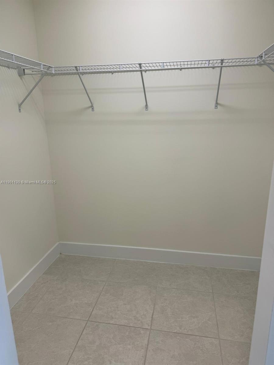 DOWNTOWN DORAL SOUTH PHAS - Residential