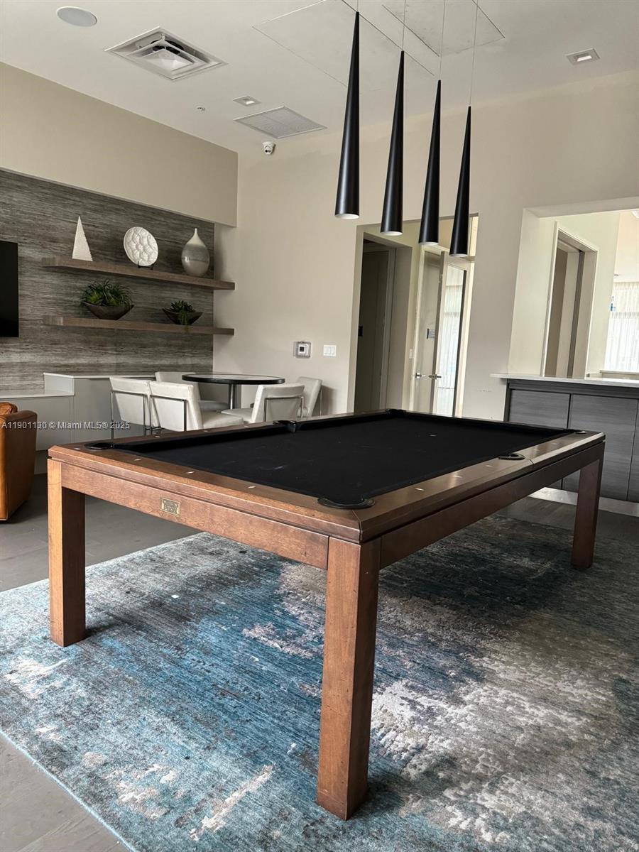 DOWNTOWN DORAL SOUTH PHAS - Residential