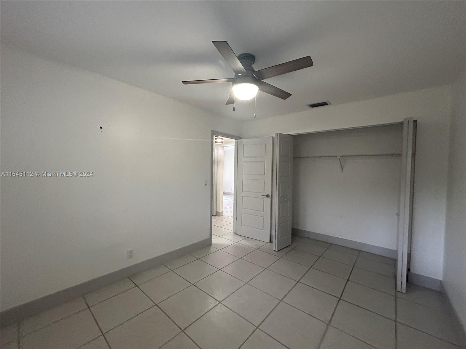 DAVIE LAKE ESTATES - Residential Lease