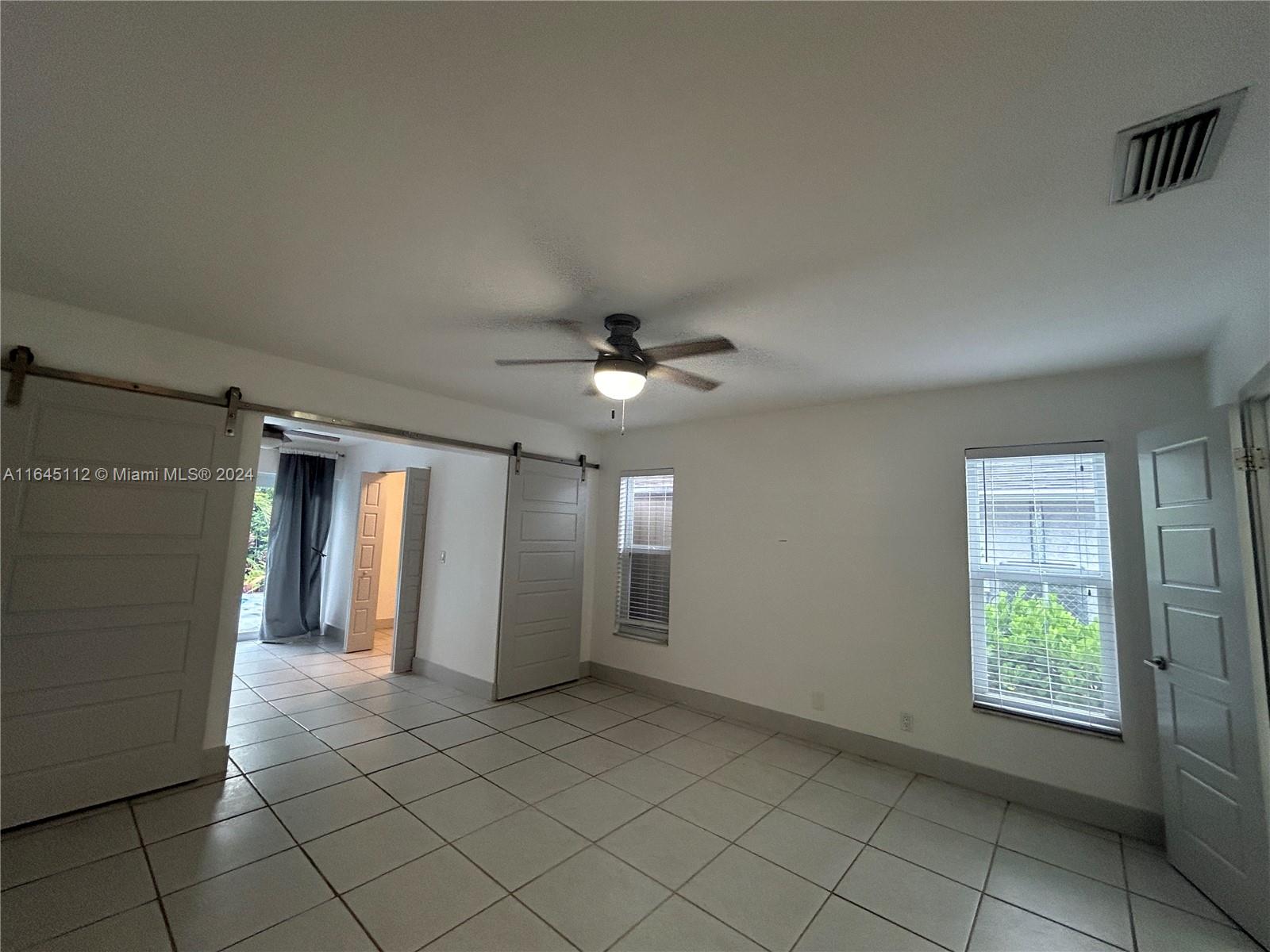 DAVIE LAKE ESTATES - Residential Lease