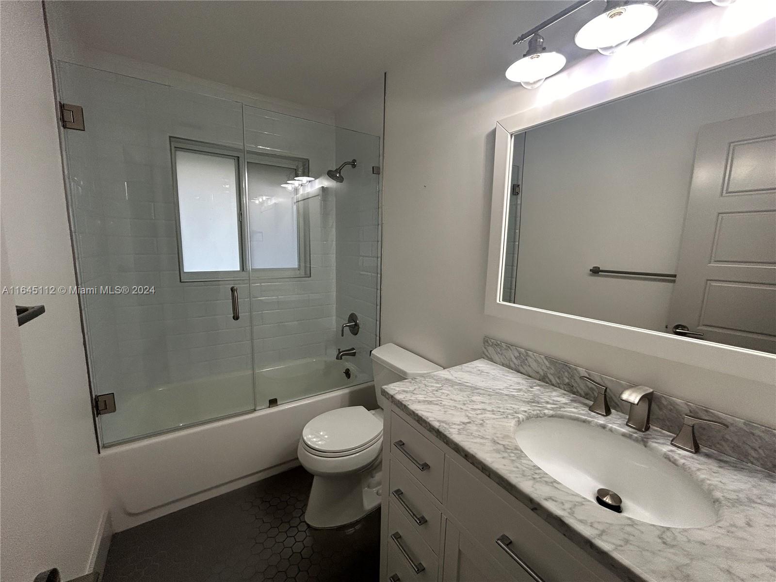 DAVIE LAKE ESTATES - Residential Lease