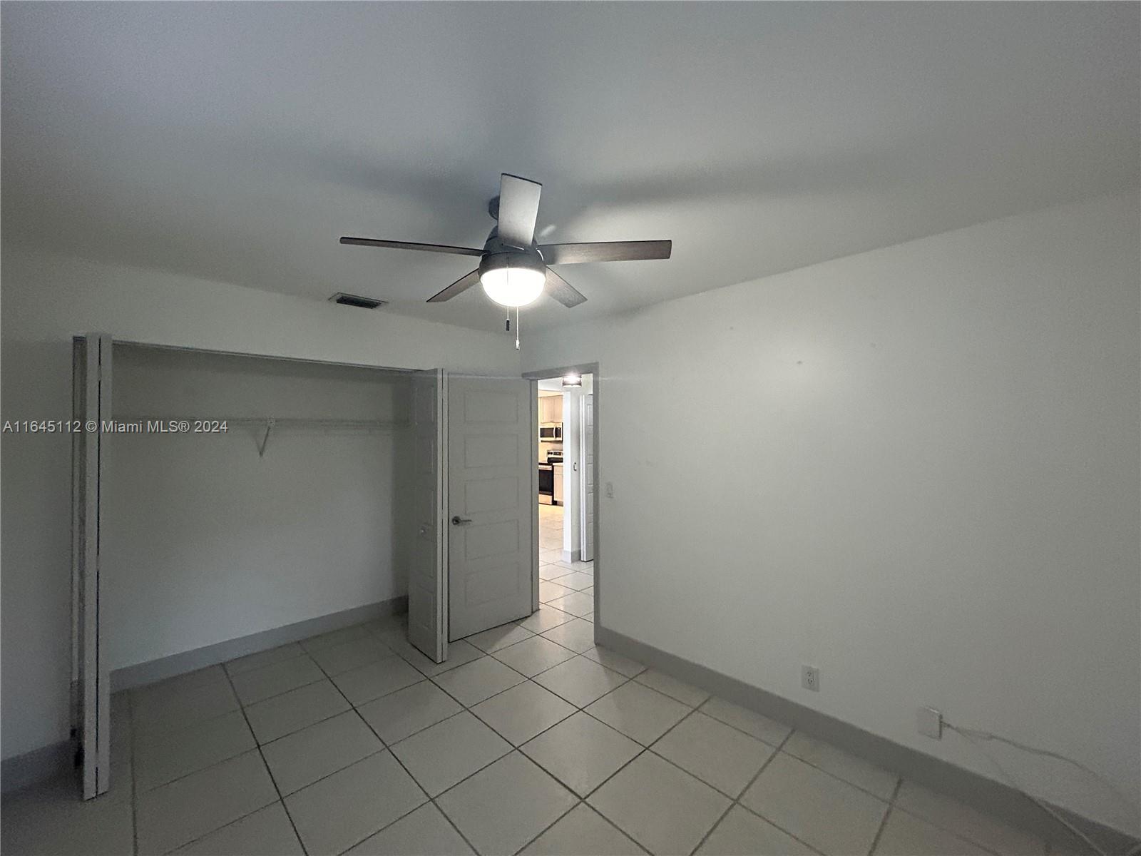 DAVIE LAKE ESTATES - Residential Lease