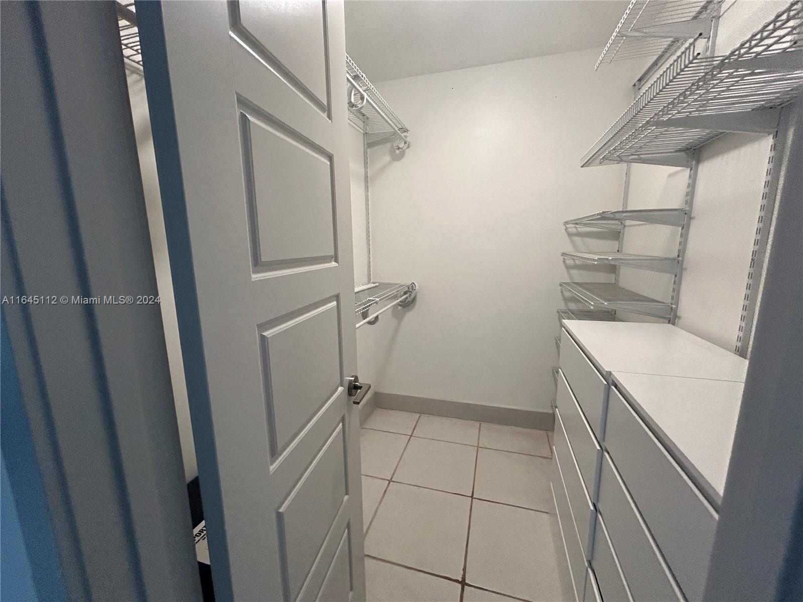 DAVIE LAKE ESTATES - Residential Lease