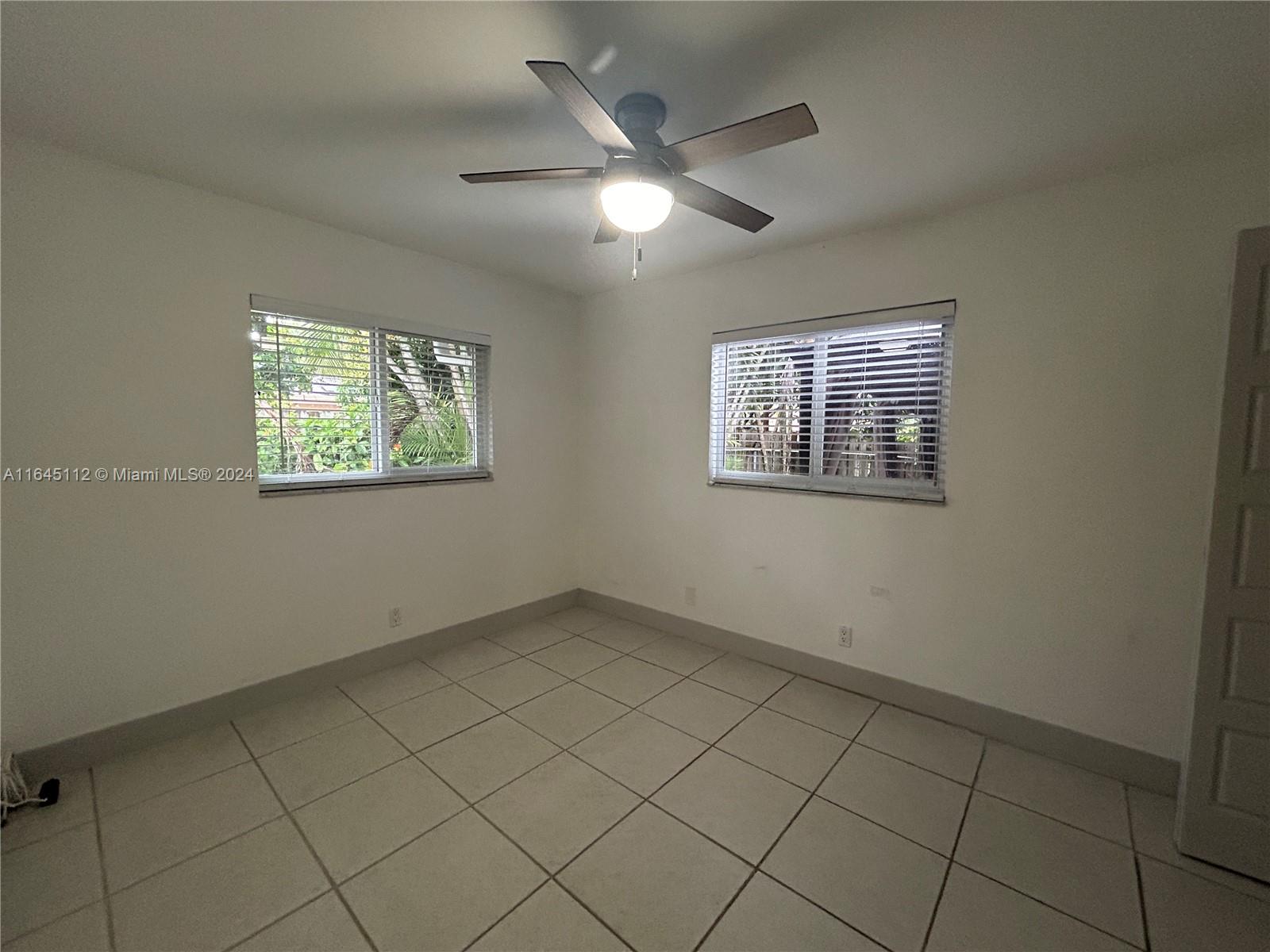 DAVIE LAKE ESTATES - Residential Lease