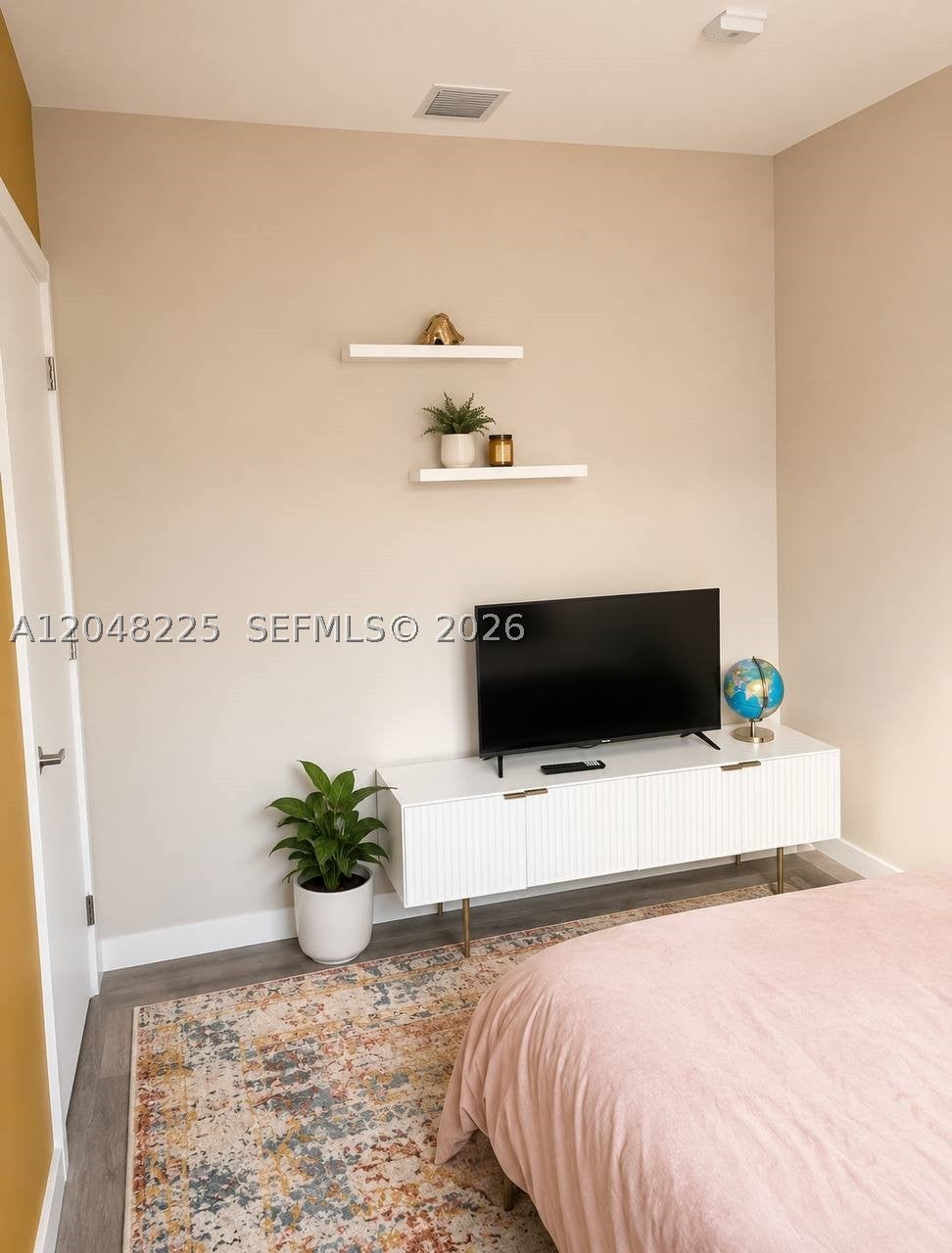 810 7th St 205