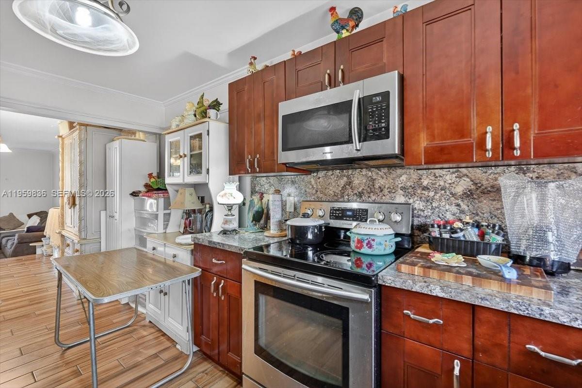 WESTVIEW CONDOMINIUM 3 - Residential