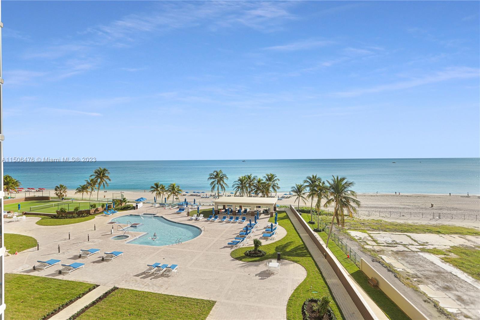 THE PINNACLE CONDO - Residential