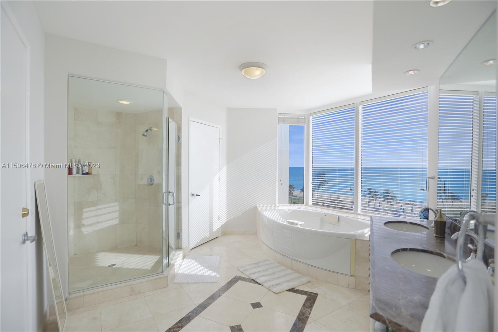 THE PINNACLE CONDO - Residential