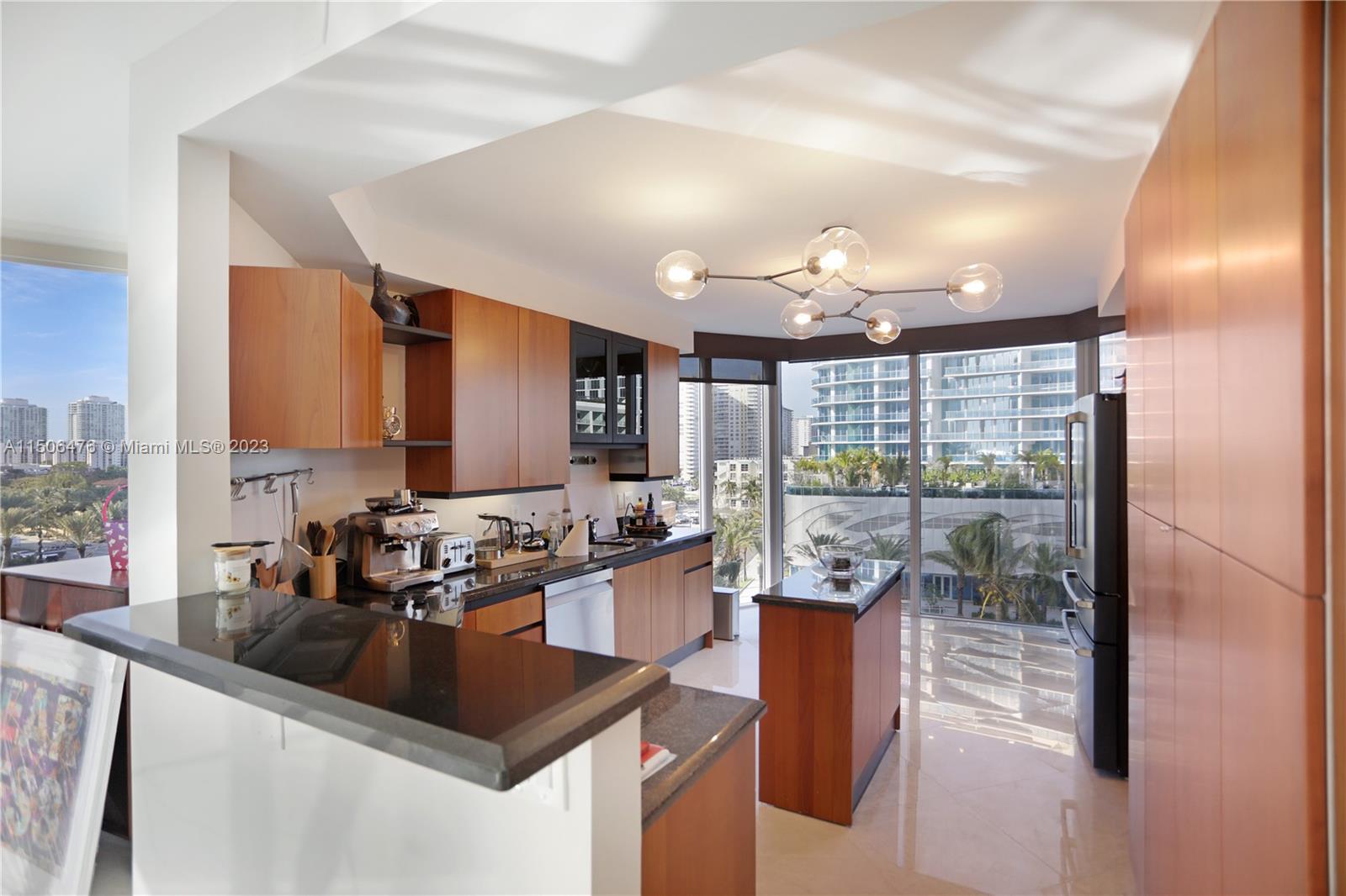 THE PINNACLE CONDO - Residential