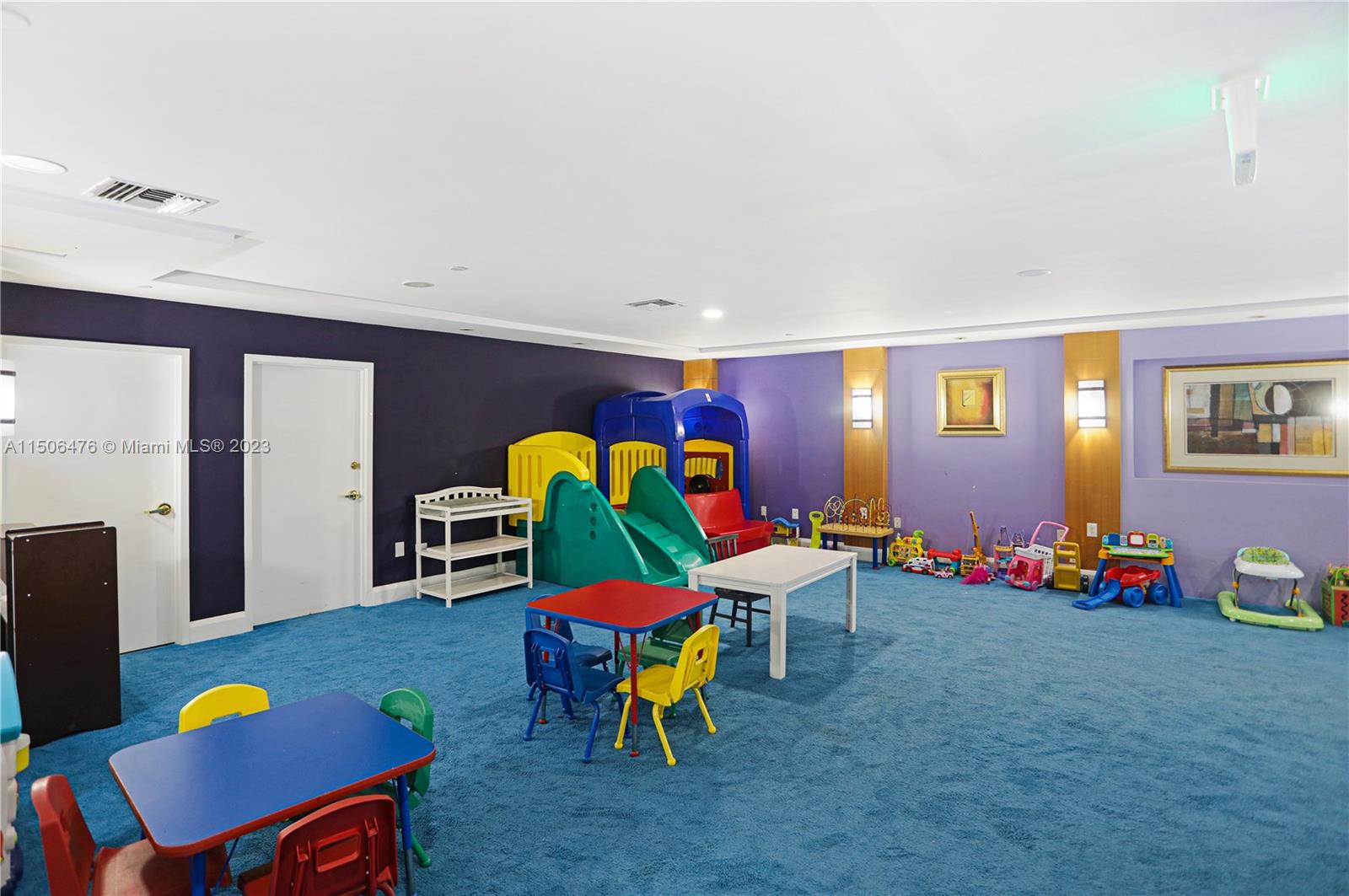 THE PINNACLE CONDO - Residential