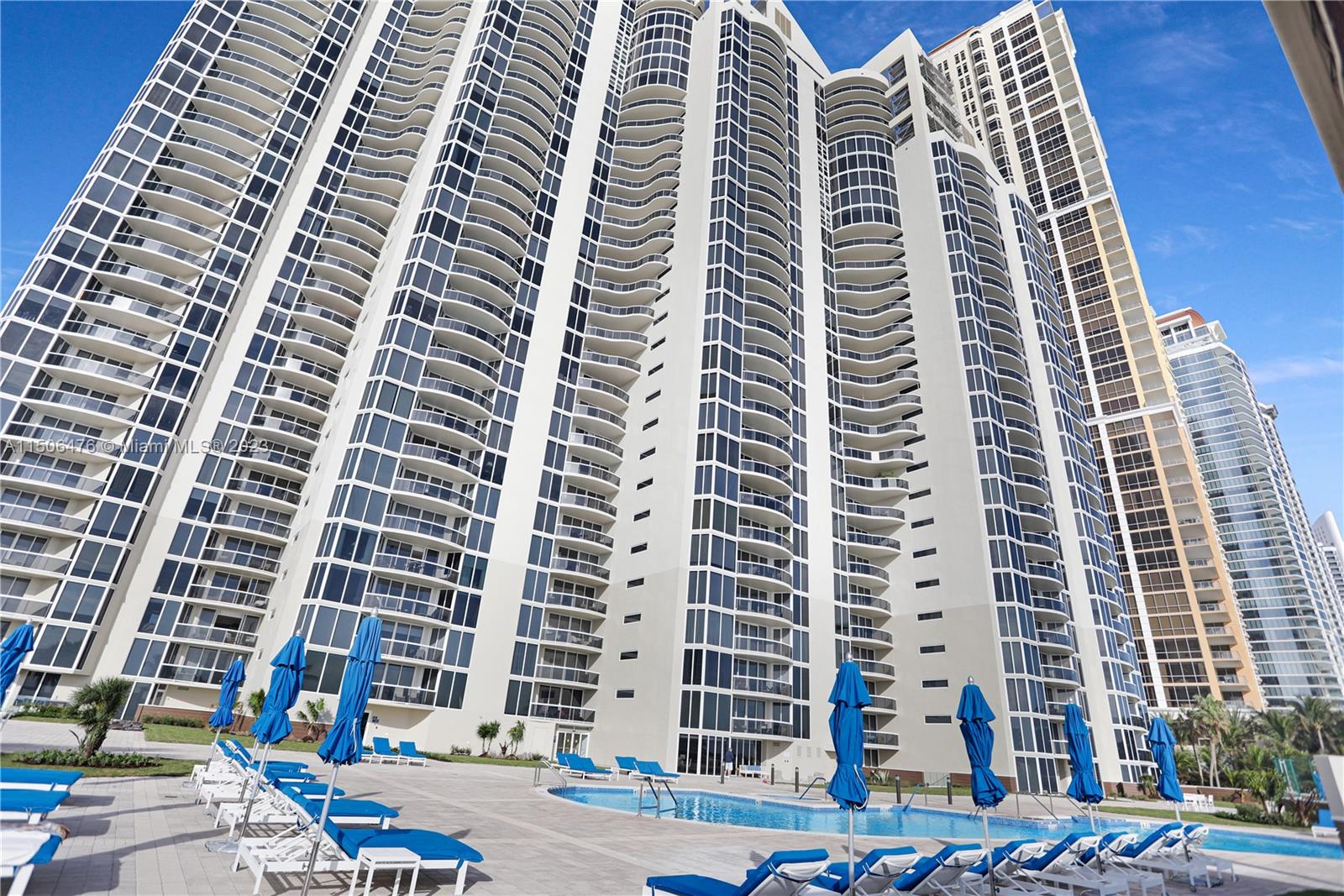 THE PINNACLE CONDO - Residential