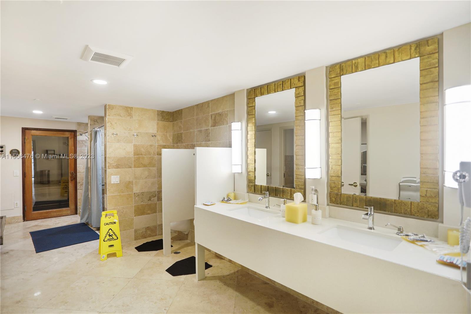 THE PINNACLE CONDO - Residential