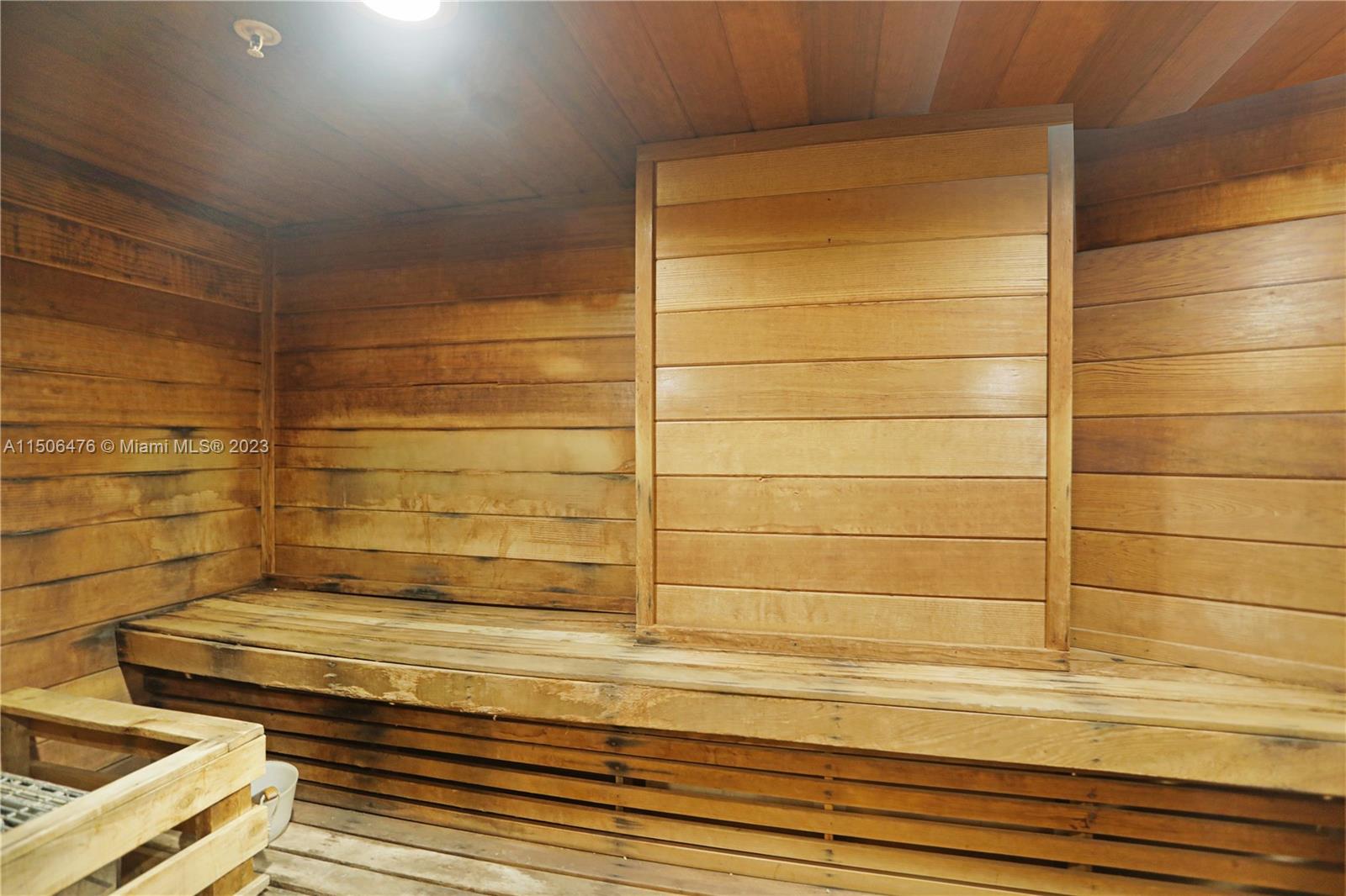 THE PINNACLE CONDO - Residential