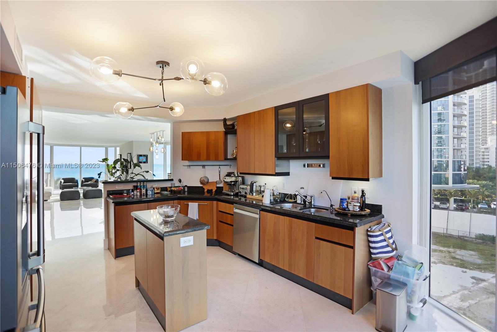 THE PINNACLE CONDO - Residential