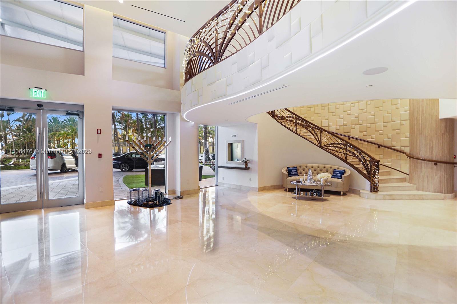 THE PINNACLE CONDO - Residential